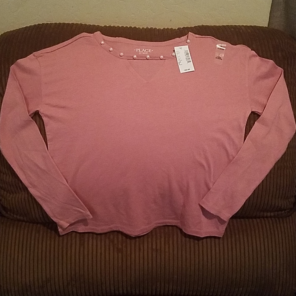 Cute, pearl detail, keyhole neckline girls top!